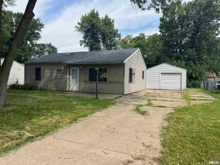 2914 W 67TH Street, Davenport, IA 52806
