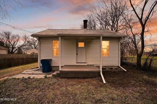 1060 Patchen Road, Oregon, OH 43616