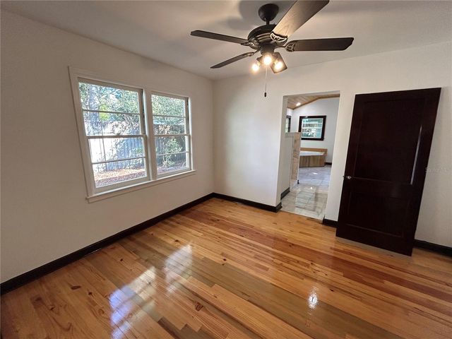 1027 NW 11TH AVENUE, Gainesville, FL 32601