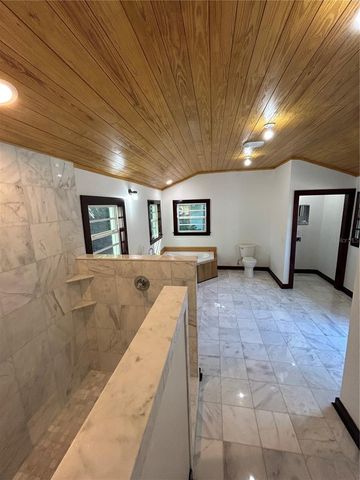 1027 NW 11TH AVENUE, Gainesville, FL 32601