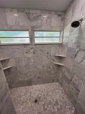 1027 NW 11TH AVENUE, Gainesville, FL 32601