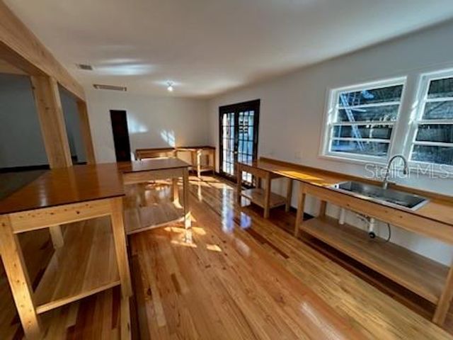 1027 NW 11TH AVENUE, Gainesville, FL 32601