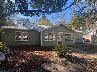 1027 NW 11TH AVENUE, Gainesville, FL 32601