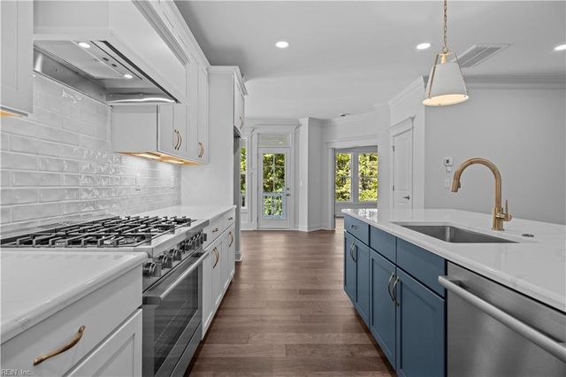 1429 Franklin DR, Virginia Beach, VA 23454