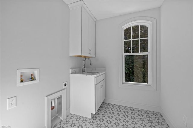 1429 Franklin DR, Virginia Beach, VA 23454