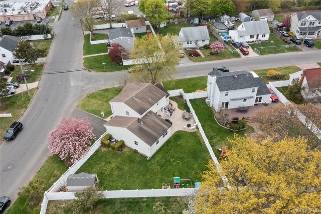 15 Adams Street E, East Islip, NY 11730