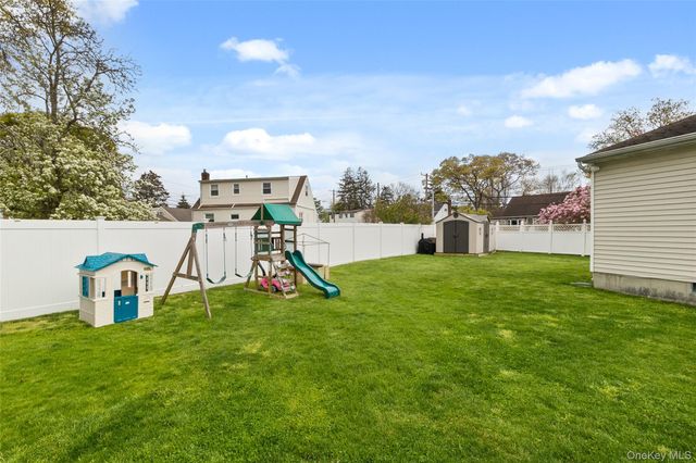 15 Adams Street E, East Islip, NY 11730