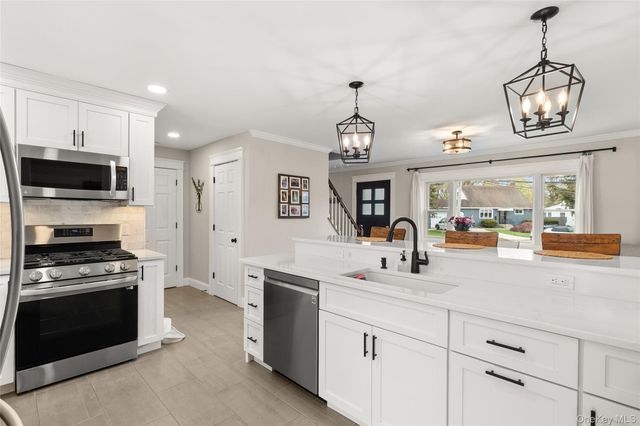 15 Adams Street E, East Islip, NY 11730