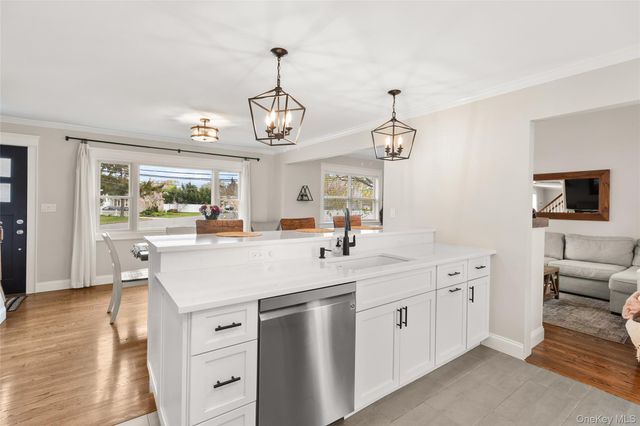 15 Adams Street E, East Islip, NY 11730