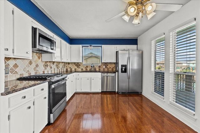 868 Bonita Street, Bayou Vista, TX 77563