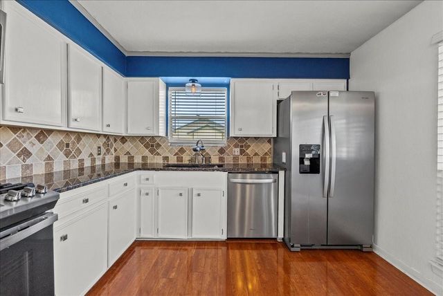 868 Bonita Street, Bayou Vista, TX 77563