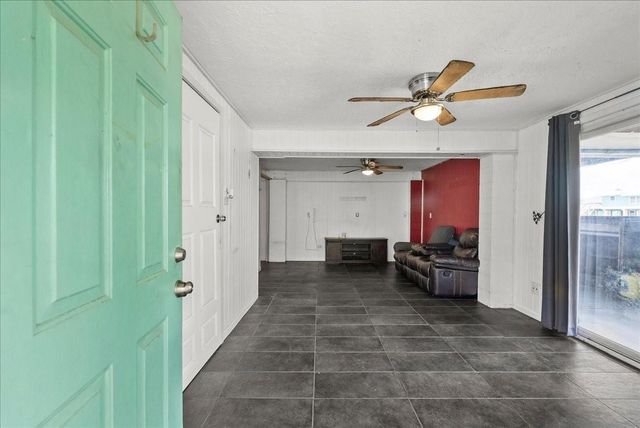 868 Bonita Street, Bayou Vista, TX 77563