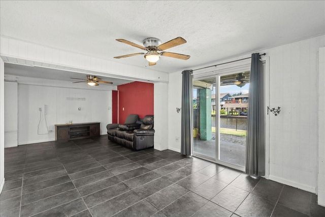 868 Bonita Street, Bayou Vista, TX 77563