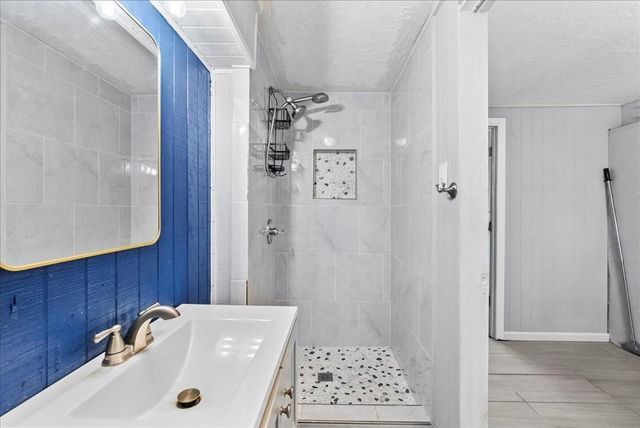 868 Bonita Street, Bayou Vista, TX 77563