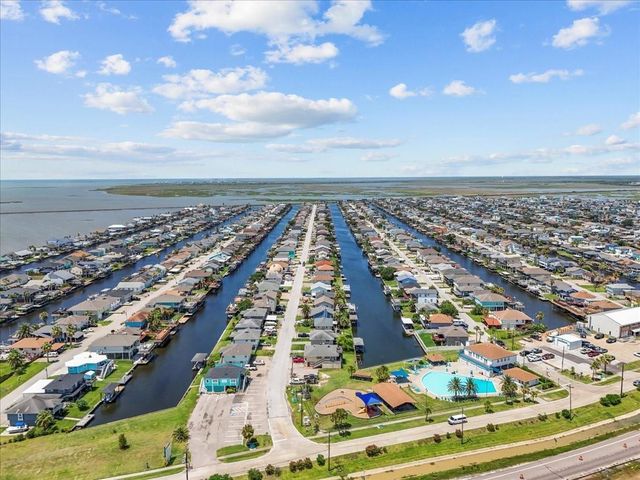 868 Bonita Street, Bayou Vista, TX 77563