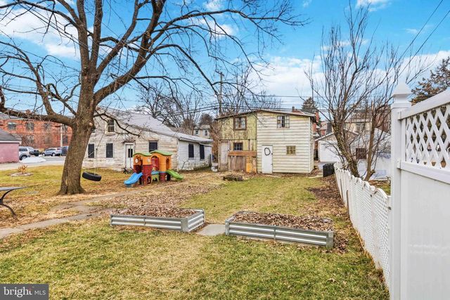 130 CHURCH AVE, Ephrata, PA 17522