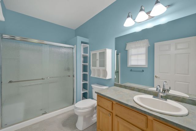 39 Quail Hollow 39, Enfield, CT 06082