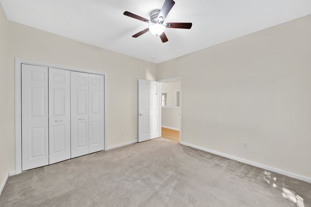 39 Quail Hollow 39, Enfield, CT 06082