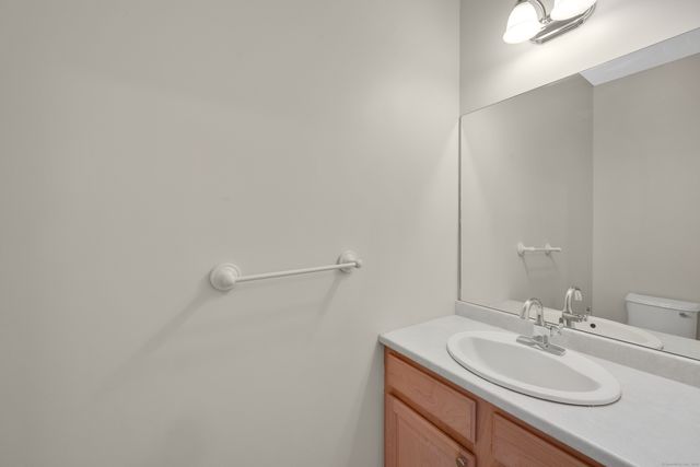 39 Quail Hollow 39, Enfield, CT 06082