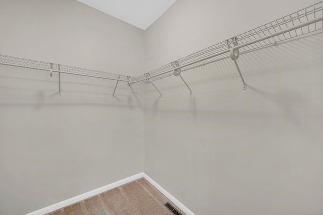 39 Quail Hollow 39, Enfield, CT 06082