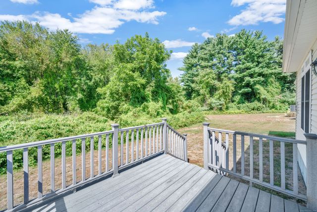 39 Quail Hollow 39, Enfield, CT 06082