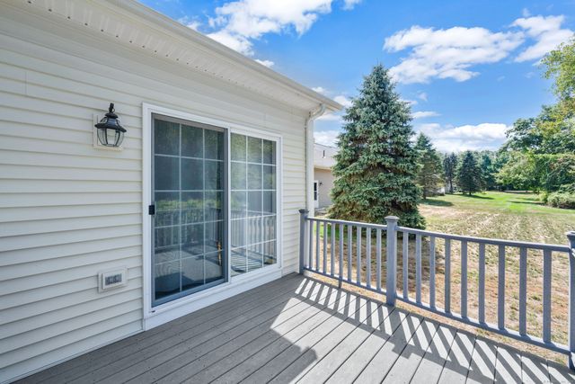 39 Quail Hollow 39, Enfield, CT 06082