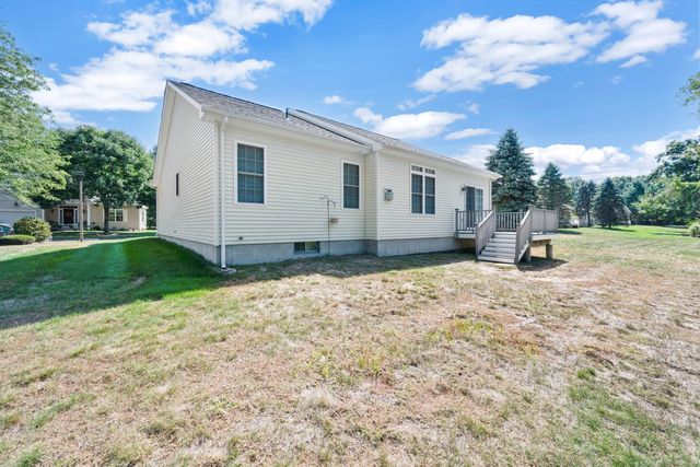 39 Quail Hollow 39, Enfield, CT 06082