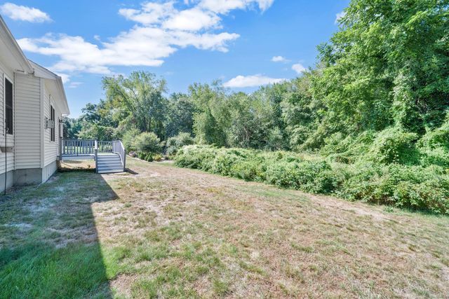 39 Quail Hollow 39, Enfield, CT 06082