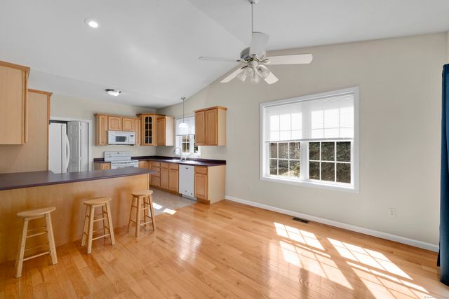 39 Quail Hollow 39, Enfield, CT 06082