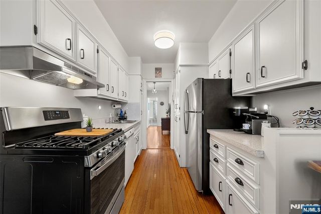 100 Palisade Avenue B31, Englewood, NJ 07631