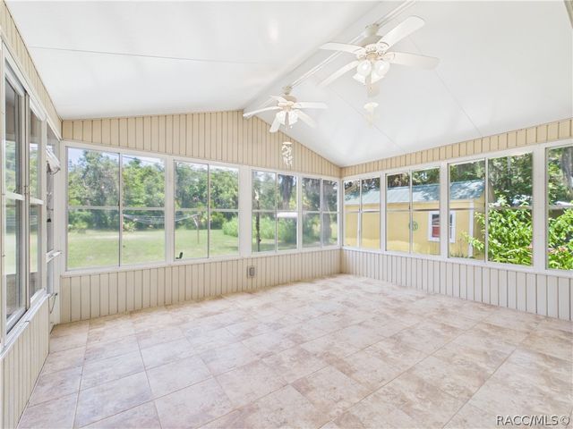 11236 N Rain Point, Inglis, FL 34449