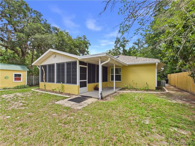 11236 N Rain Point, Inglis, FL 34449