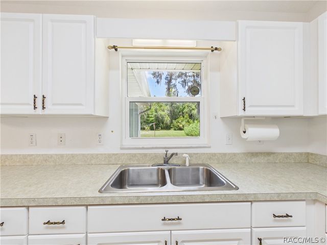 11236 N Rain Point, Inglis, FL 34449