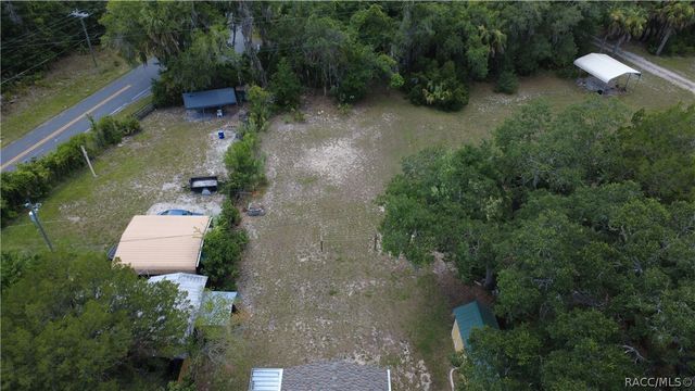 11236 N Rain Point, Inglis, FL 34449