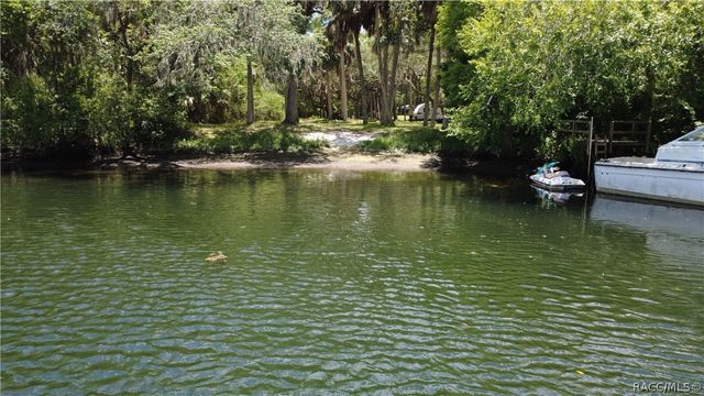 11236 N Rain Point, Inglis, FL 34449
