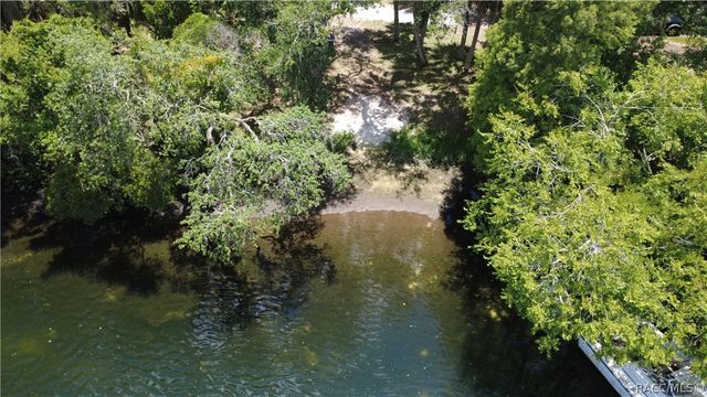 11236 N Rain Point, Inglis, FL 34449