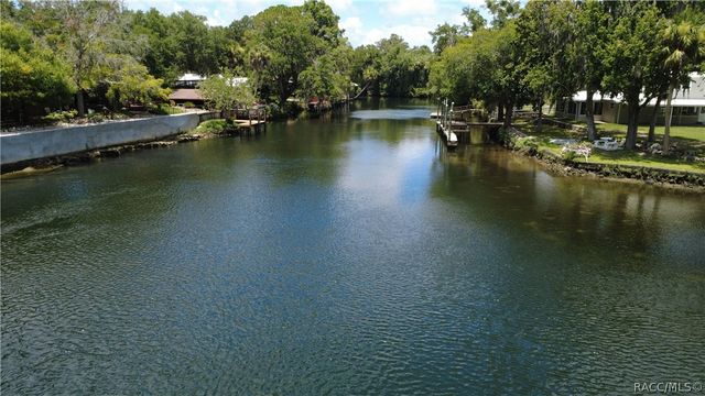 11236 N Rain Point, Inglis, FL 34449