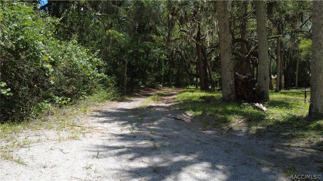 11236 N Rain Point, Inglis, FL 34449