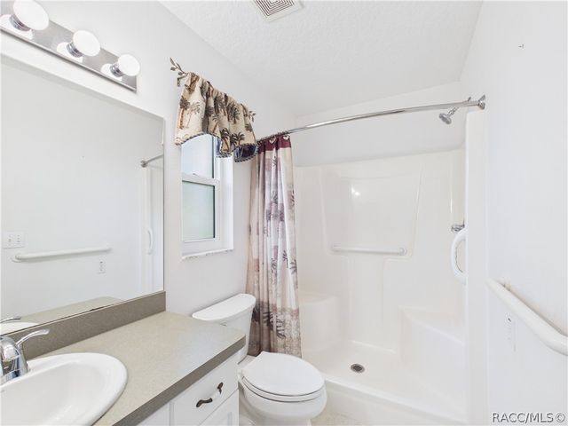 11236 N Rain Point, Inglis, FL 34449