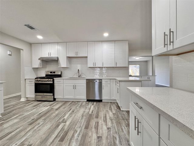 5115 Hialeah Drive, Houston, TX 77092