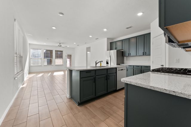 432 Silent Pond Park, Lavon, TX 75166