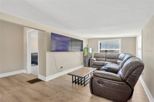 9901 N 46TH STREET, Tampa, FL 33617