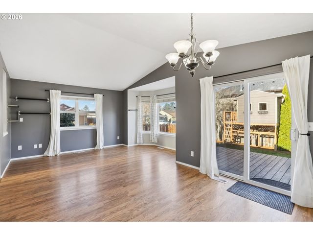 1156 Ne PALOMA Ave, Gresham, OR 97030