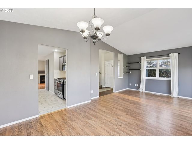 1156 Ne PALOMA Ave, Gresham, OR 97030