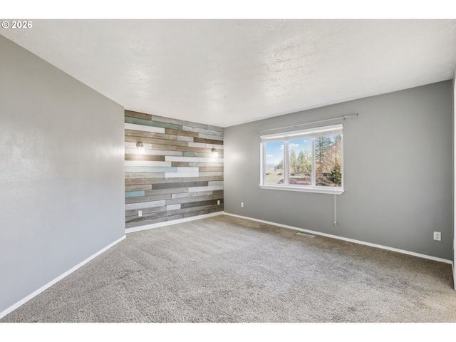 1156 Ne PALOMA Ave, Gresham, OR 97030