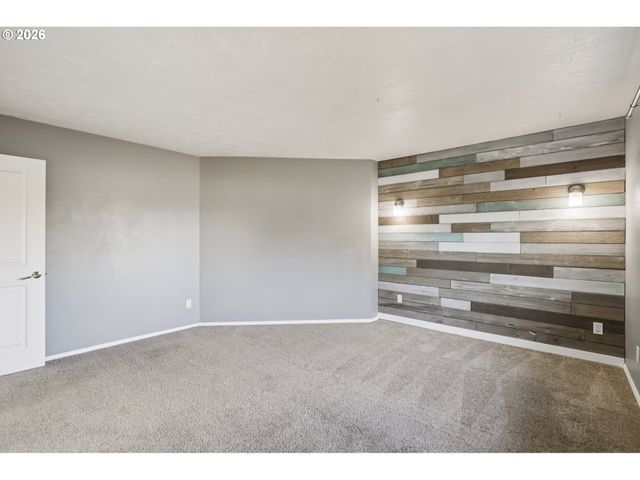 1156 Ne PALOMA Ave, Gresham, OR 97030