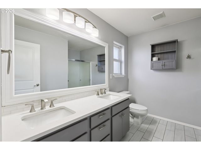 1156 Ne PALOMA Ave, Gresham, OR 97030