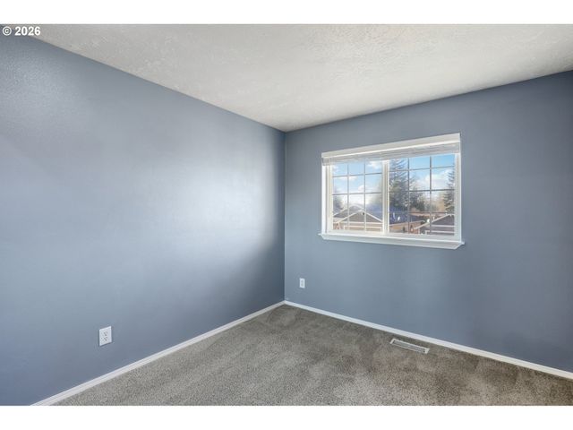 1156 Ne PALOMA Ave, Gresham, OR 97030