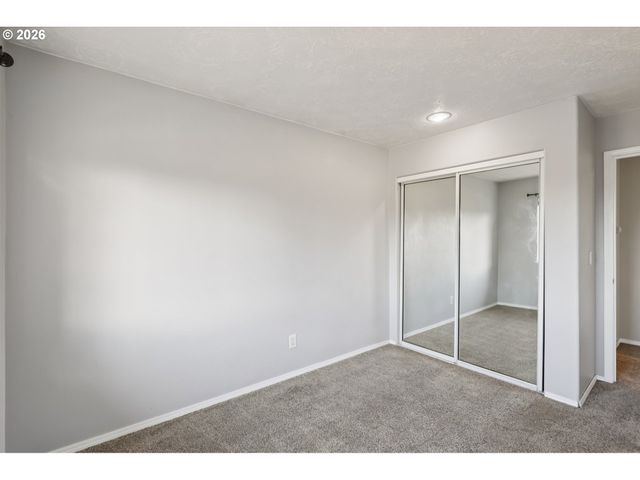 1156 Ne PALOMA Ave, Gresham, OR 97030