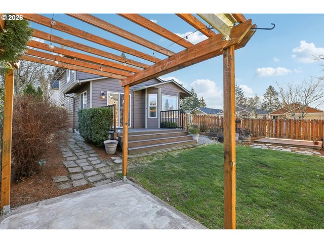 1156 Ne PALOMA Ave, Gresham, OR 97030